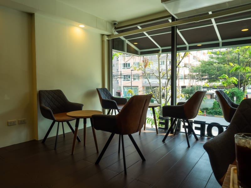 ニマンヘミン Soi6にあるパン屋が併設されている「Wawee Coffee」