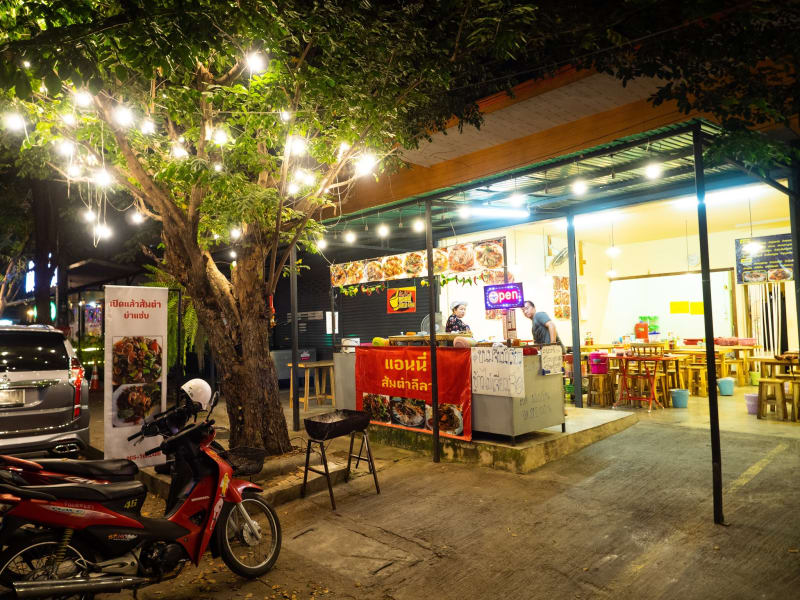 引越し後、近所の「ก๋วยเตี๋ยว ร.เรือ」で食事