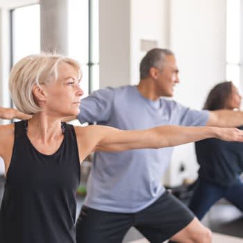 Older adults do tai chi exercises