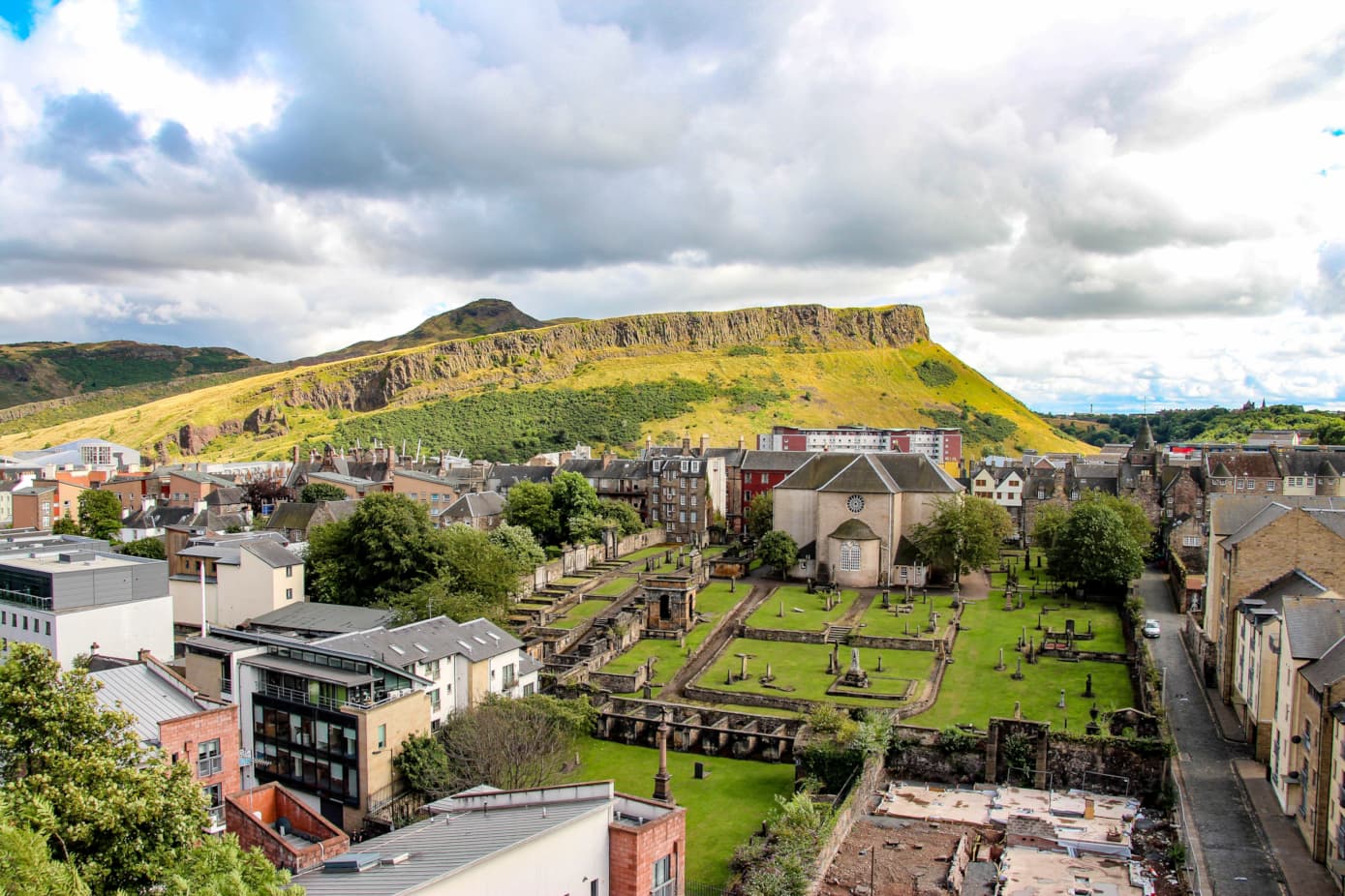 Hike Arthur's Seat and visit Royal Mile, Edinburgh, Scotland - Best places to visit in Europe