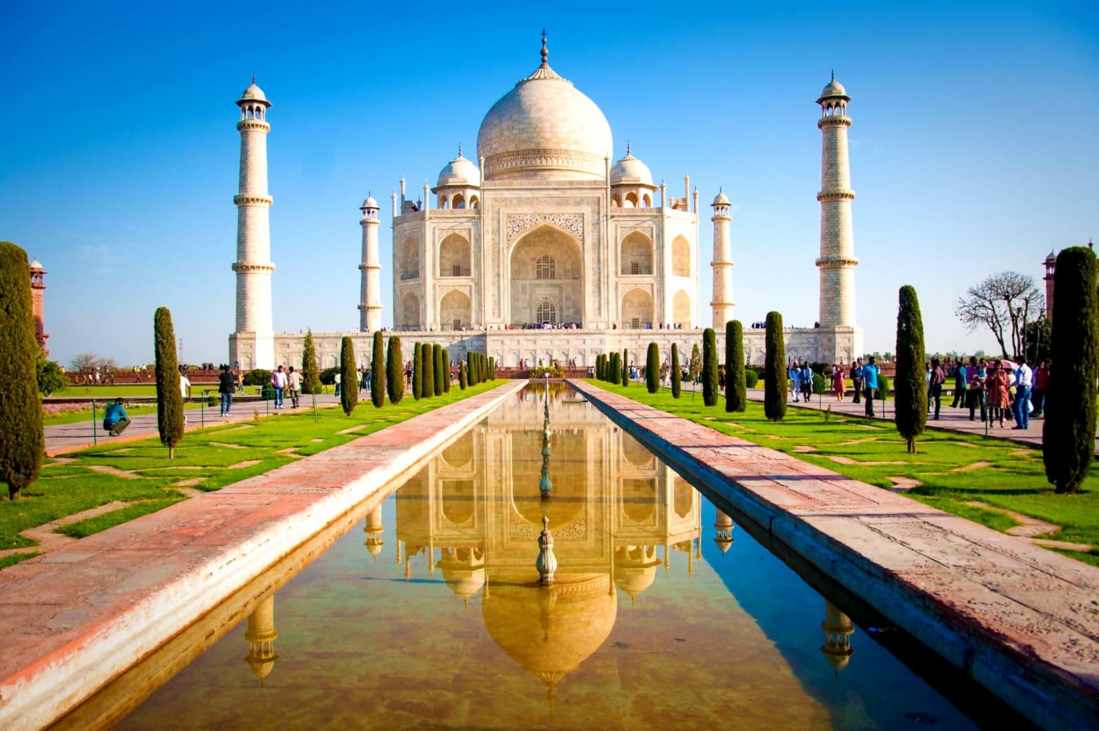Taj Mahal, India - A TRAVEL GUIDE TO VISITING THE SEVEN WONDERS OF THE WORLD: Tips and Tricks