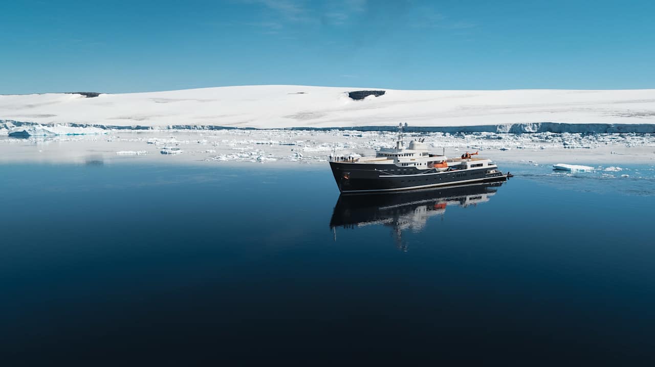 ship iceberg antarctica tours