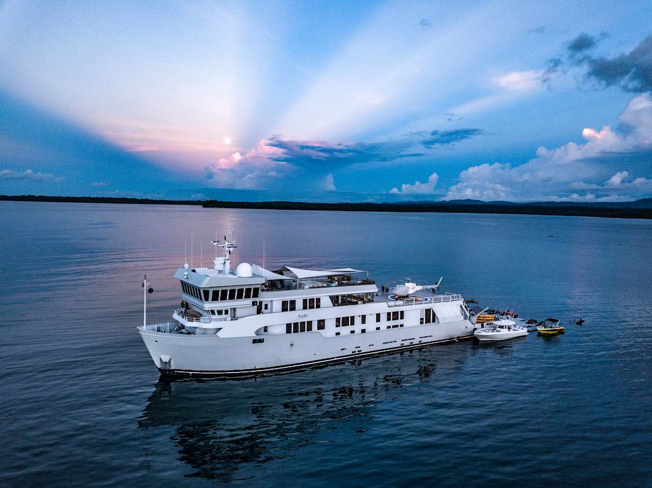 M/Y SuRi