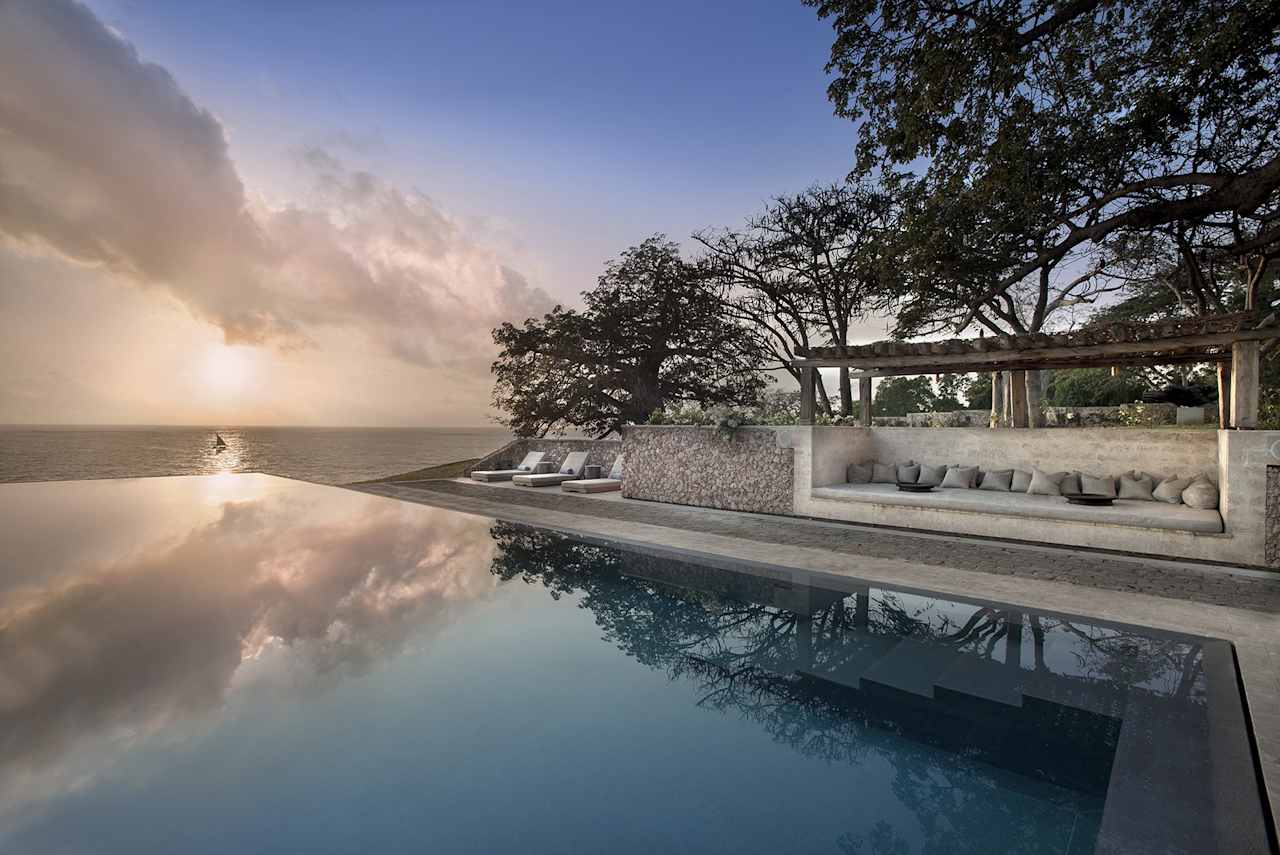 Villa Leisure – Sirai Beach