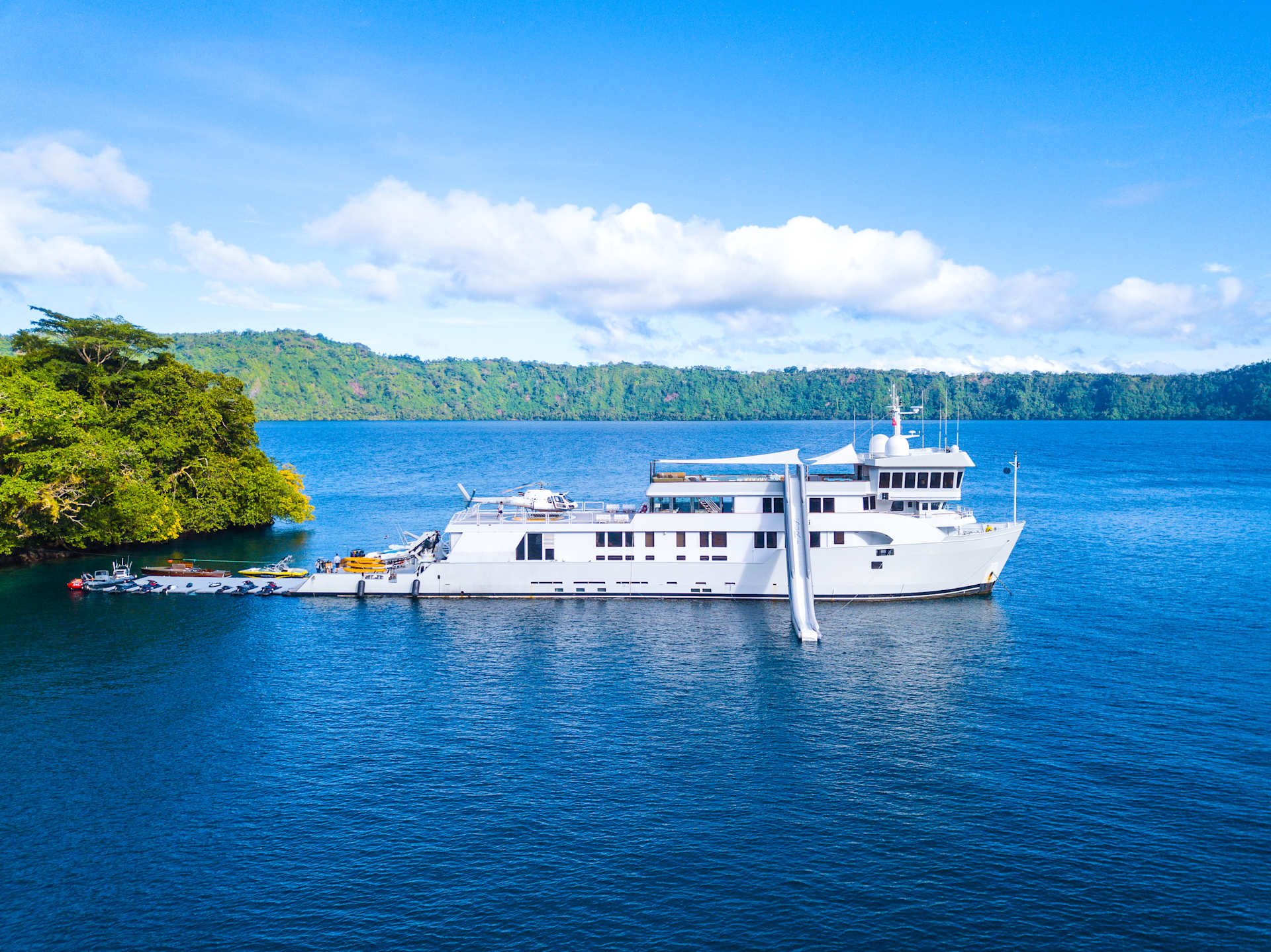 Charter SuRi | Luxury Superyacht Explorer