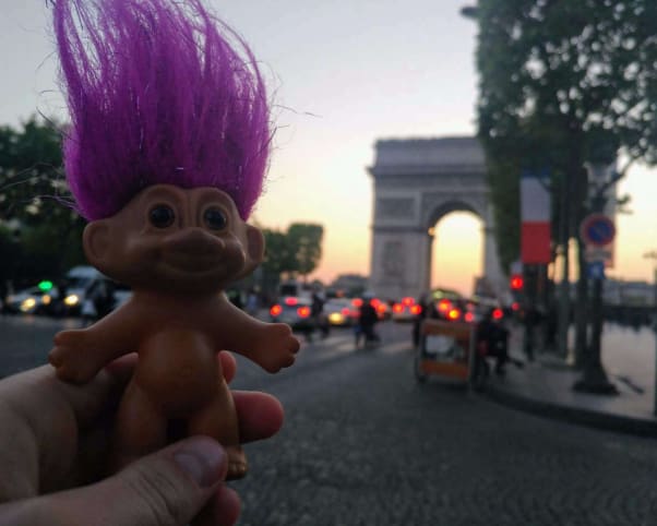 Oswald at L'Arc de Triomphe in Paris, France