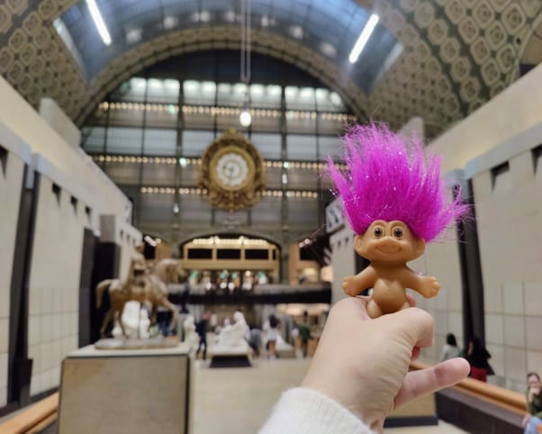Oswald at Musée d'Orsay in Paris, France