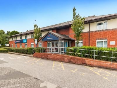 Hotels In Castleton Travelodge Near Hotels In Castleton