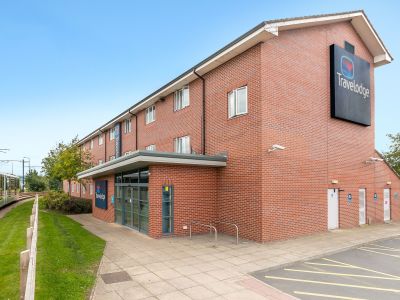 Hotels In Castleton Travelodge Near Hotels In Castleton