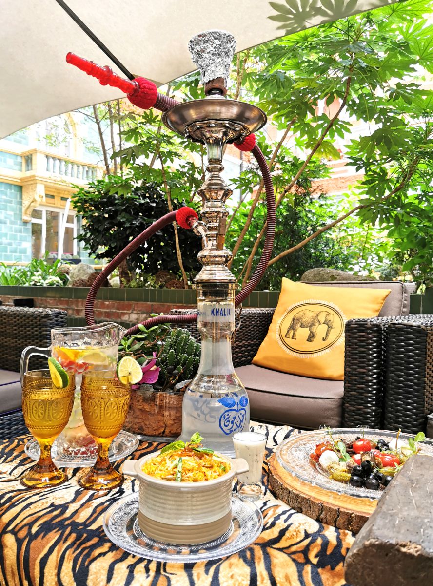 Outdoor Dining in Central London St James Courtyard