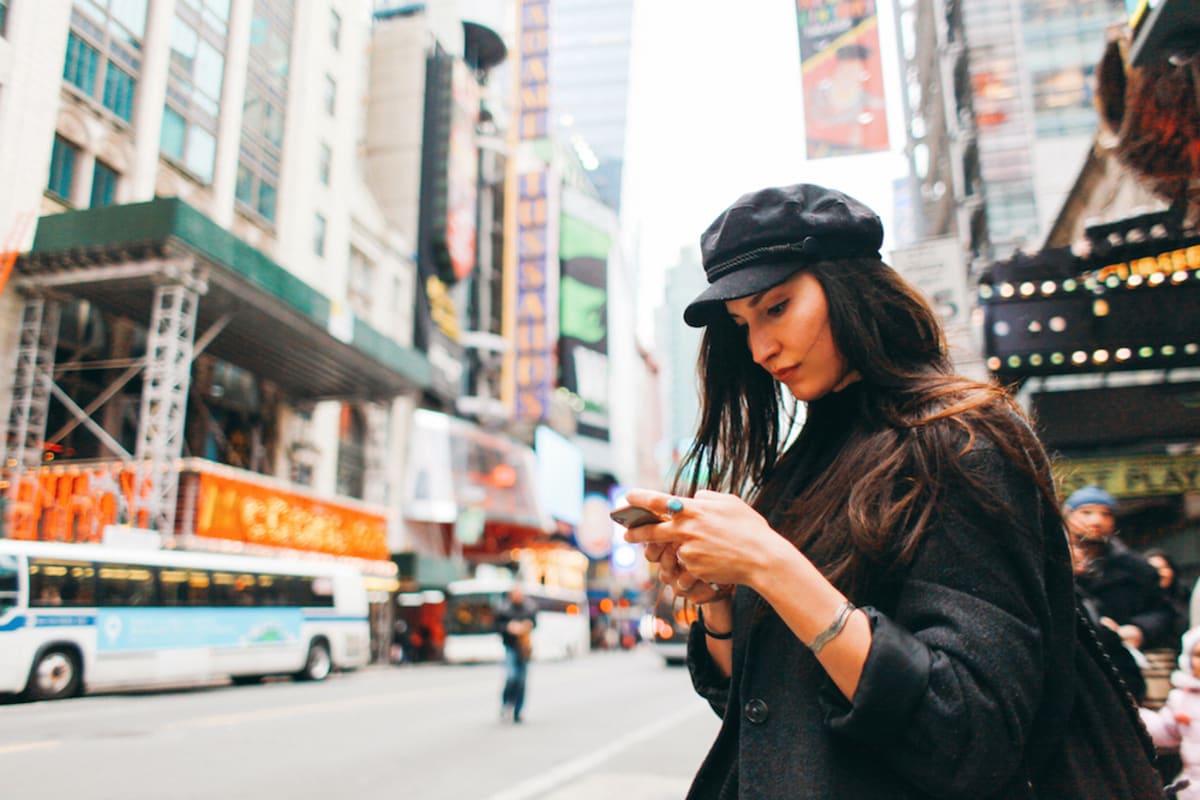 woman-on-phone-nyc