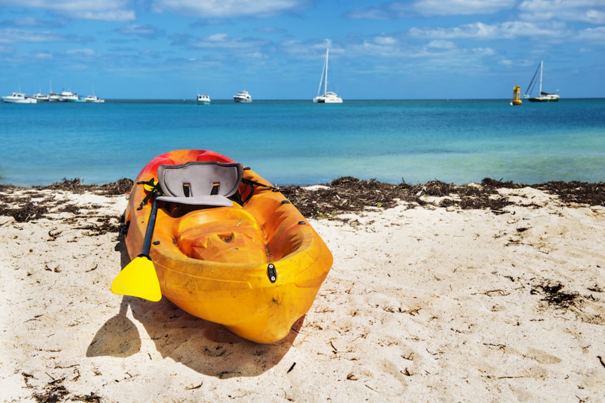 kayak-on-key-west-shore