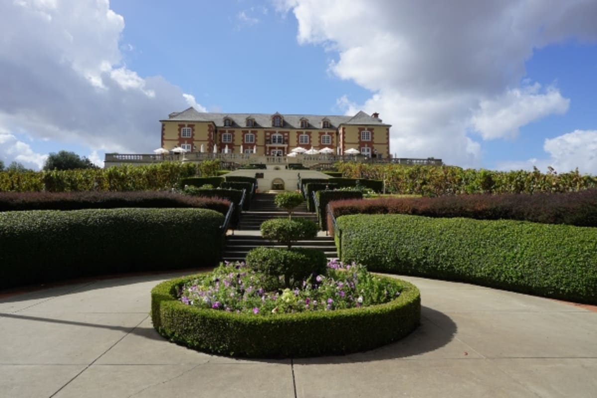 Domaine-Carneros-600x400