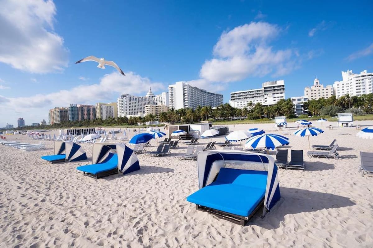 sagamore-umbrellas-on-beach