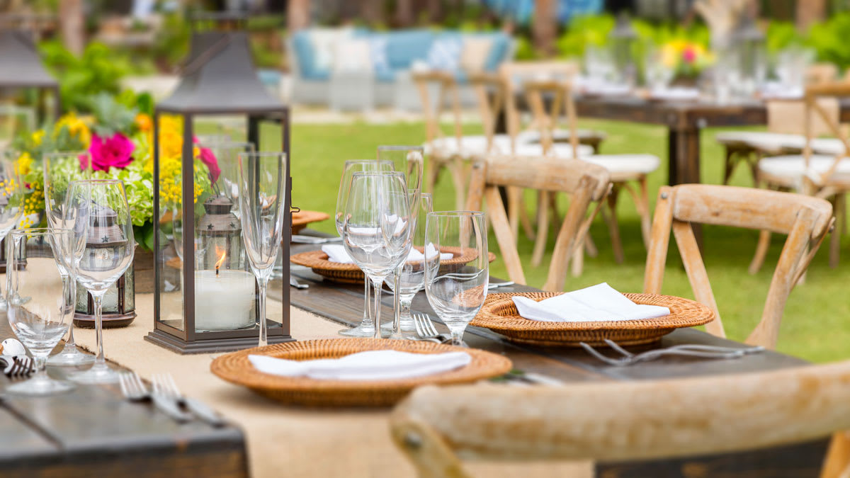 Sunset-Green-Table-setting