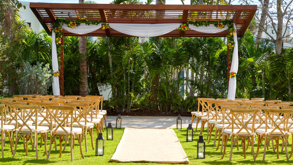 Sunset-Green-Wedding-Hut