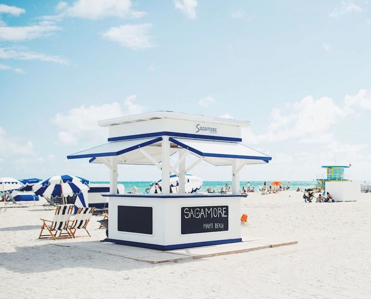 sagamore-kiosk-on-beach