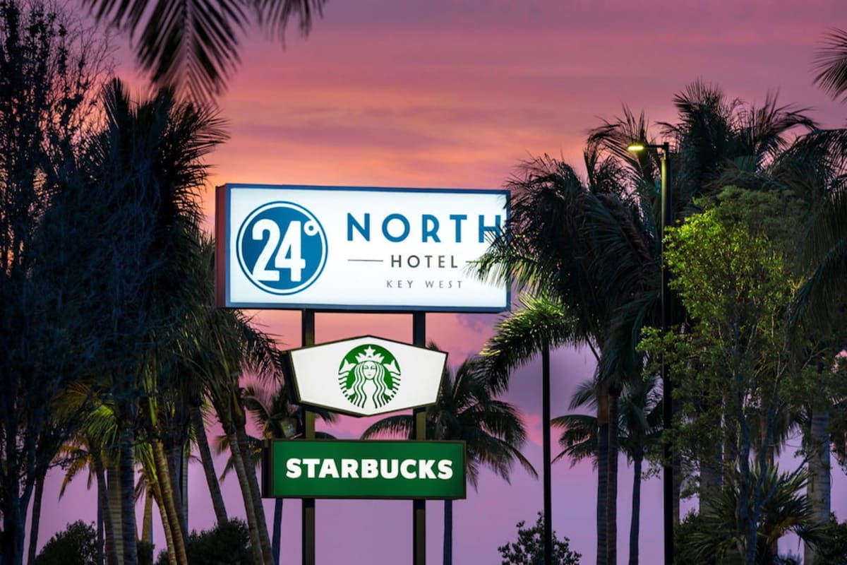 24-north-starbucks-sign-dusk