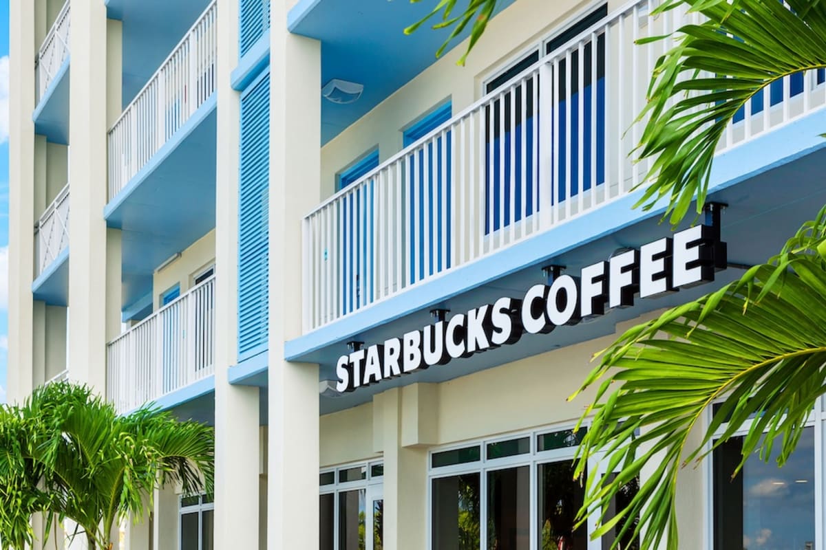 starbucks-in-24-north-hotel