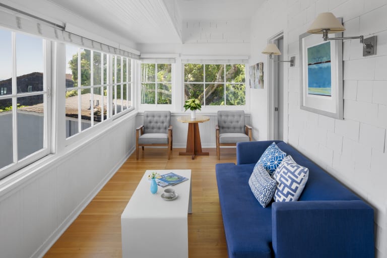 Hillside Cottage Suite Living Room