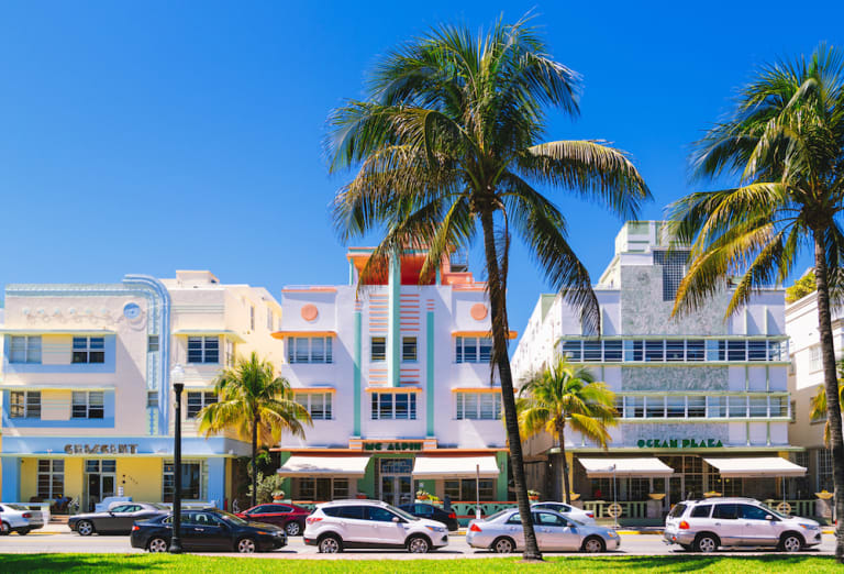 ocean-drive-art-deco-buildings