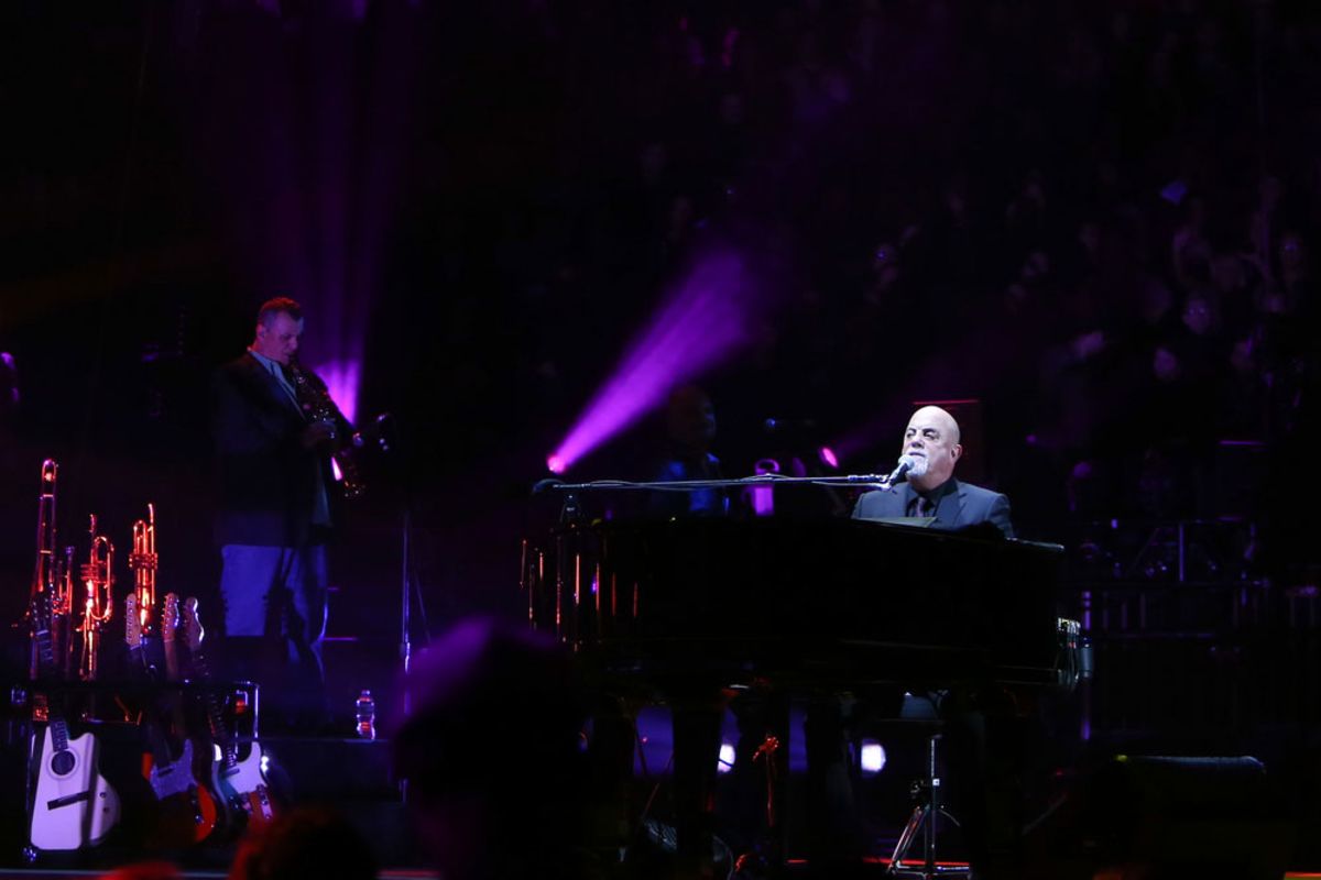 billy-joel-performing-in-madison-square-garden