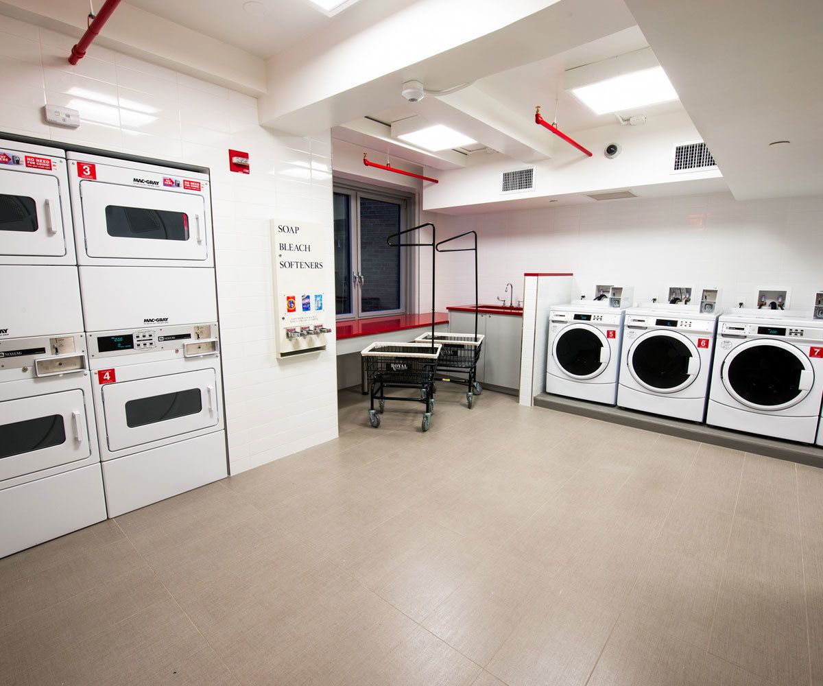 hotel-beacon-laundry-room