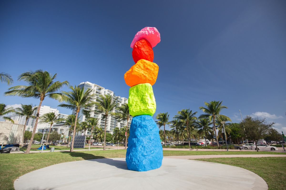 miami-mountain-sculpture