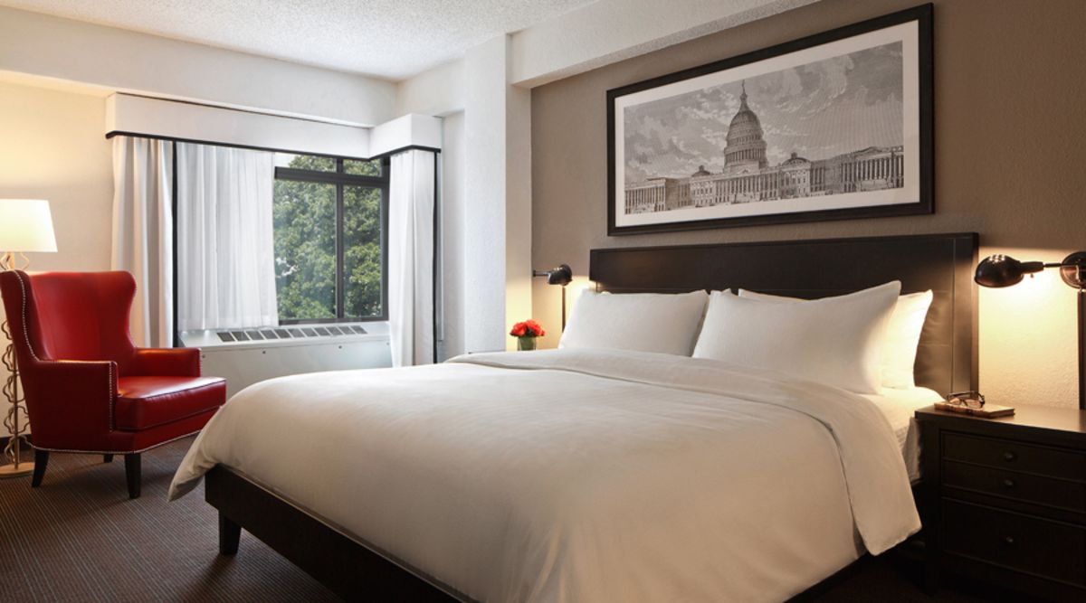 Junior Suite Queen Bed