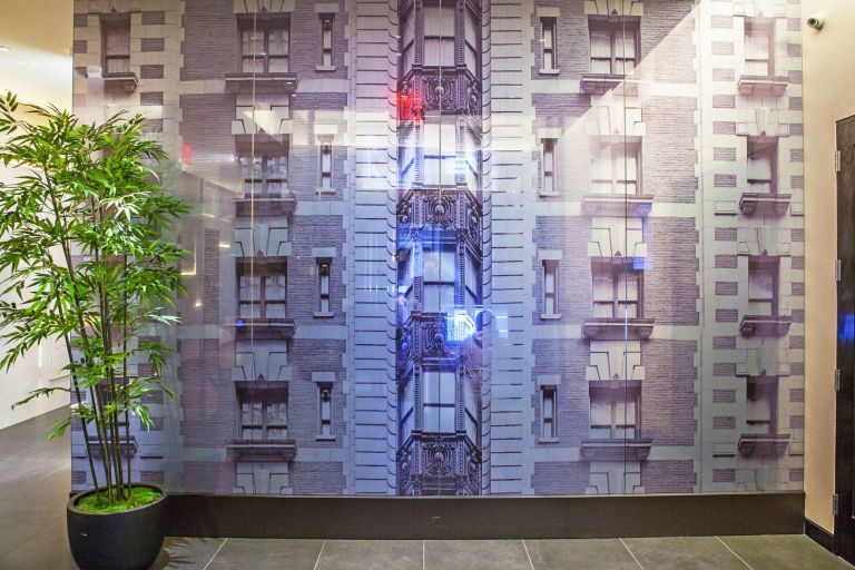 Hotel At Fifth Avenue Lobby Glass