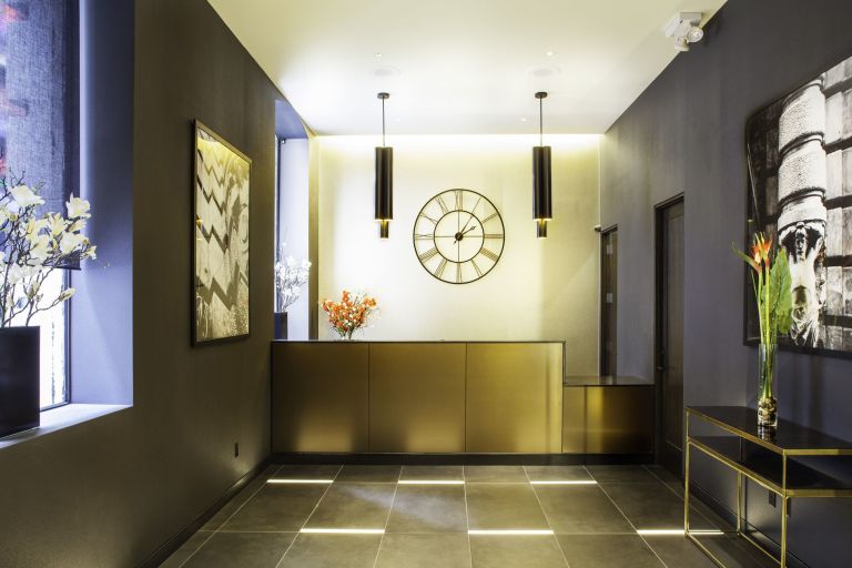 Hotel At Fifth Avenue Reception