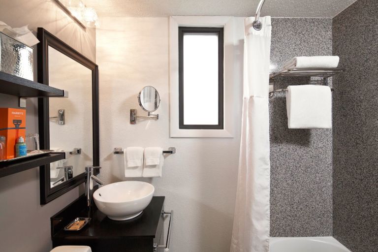 Guestroom Bathroom