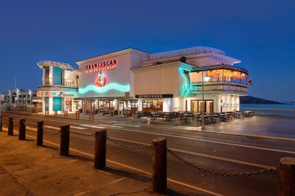 Franciscan Crab restaurant right side view at night