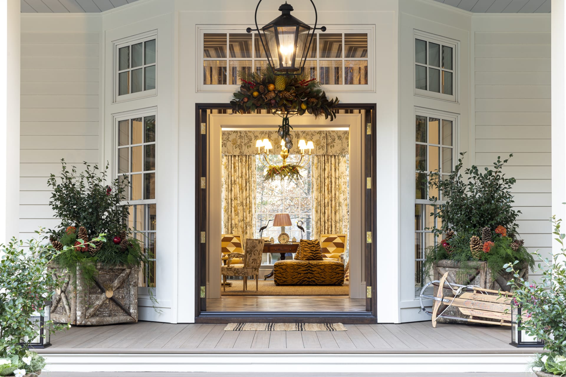 SLIHHOLIDAYPORCH