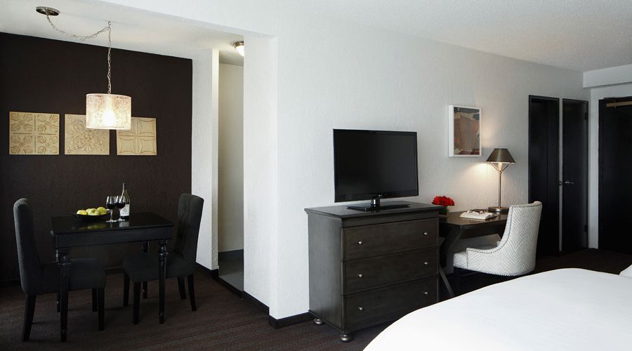 Superior suite dining table