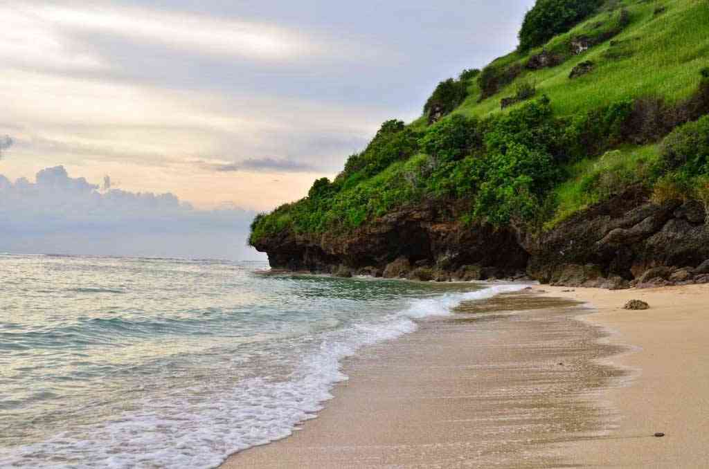 Pantai Gunung Payung pantai tersembunyi di bali 4 - Yuk Kunjungi !!! 13 pantai indah & tersembunyi yang masih  jarang dikunjungi  ini, saat kalian berlibur di Bali