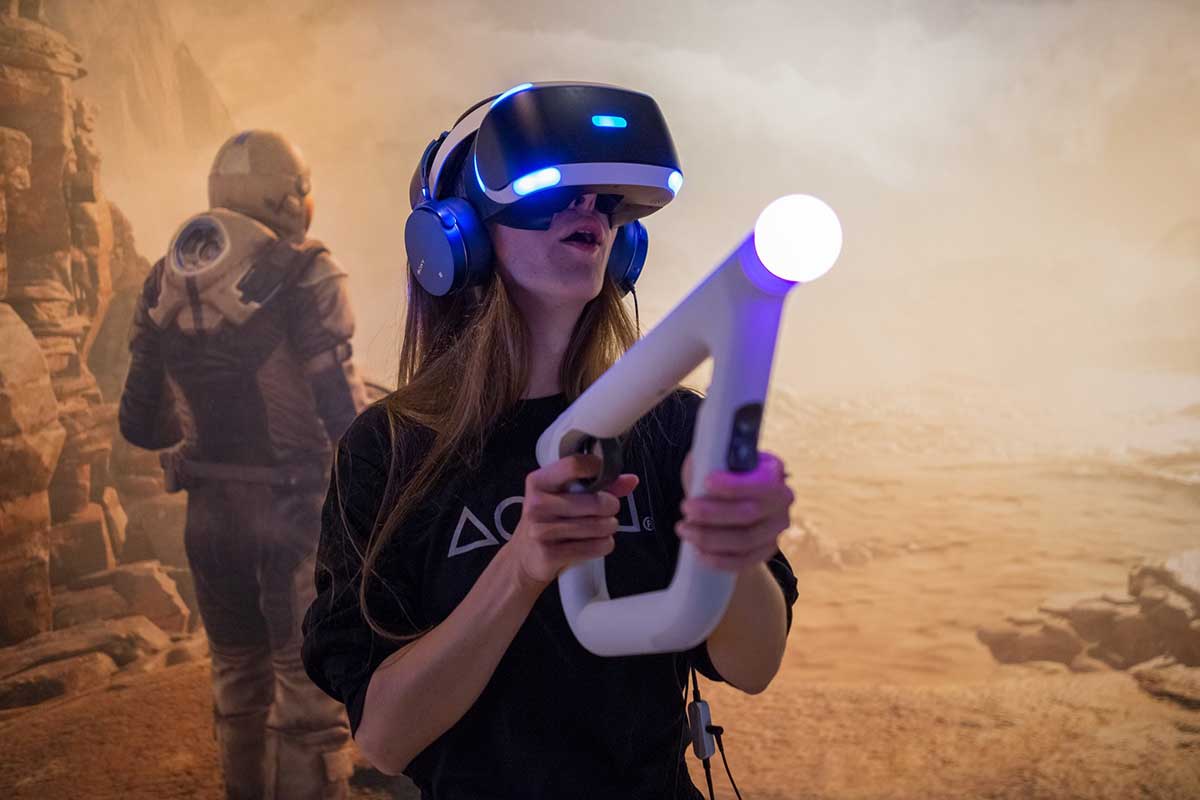 Game Virtual Reality - KFC goreng ayam pake Virtual Reality ? Gimana rasanya yah