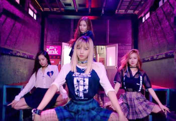 lirik lagu Blackpink Boombayah