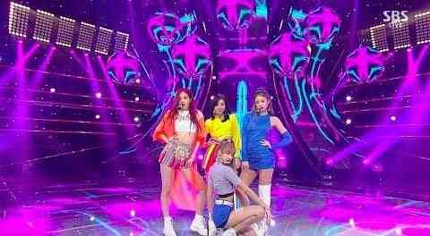 BLACKPINK ‘FOREVER YOUNG’ 0617 SBS Inkigayo e1529424342375 - Lirik Lagu BLACKPINK FOREVER YOUNG versi Korea, Inggris dan terjemahan Bahasa Insonesia