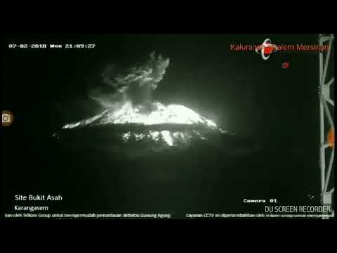 Detik Detik Meletusnya Gunung Agung 2 Juli 2018 2104 WITA - Video Detik - Detik Meletusnya Gunung Agung