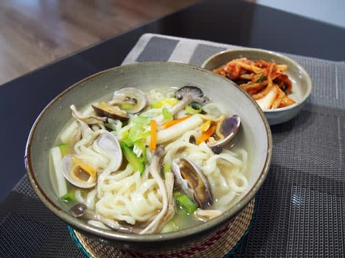 Kalguksu - 22 Makanan Korea Yang Paling Wajib Dicoba