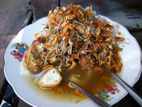 Lontong Balap Garuda Pak Gendut - 15 Menu dan Tempat Makan Ikonik di Surabaya