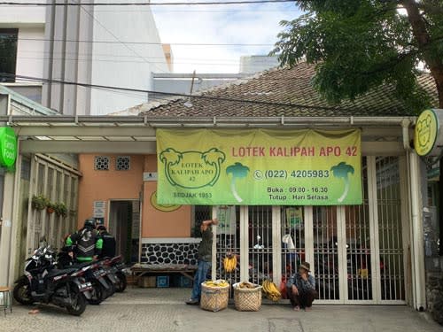 Lotek Kalipah Apo 42 - 15 Menu dan Tempat Makan Ikonik di Bandung