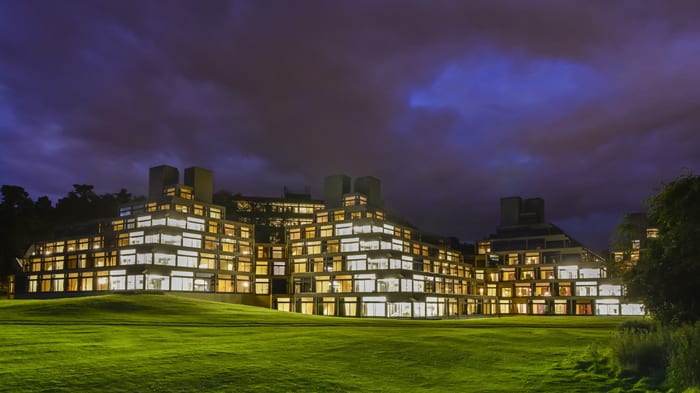 Universitas East Anglia - Daftar Universitas Luar Negeri Yang Memberikan Beasiswa Untuk Mahasiswa Indonesia