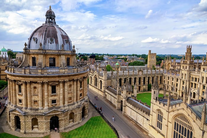 Universitas Oxford - Daftar Universitas Luar Negeri Yang Memberikan Beasiswa Untuk Mahasiswa Indonesia