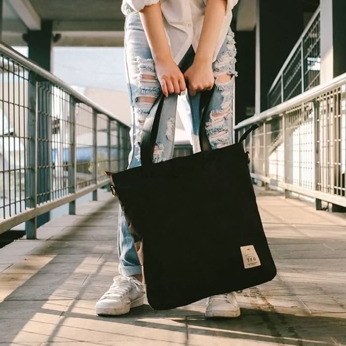 Totebag - Rekomendasi Kado Natal Terbaik