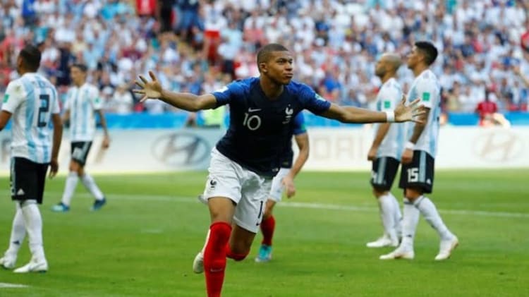 mbappe mencetak 2 gol saat prancis menang 4 2 lawan inggris - Prancis Lolos ke Perempat Final setelah menang 4 - 3 atas Argentina - Highlight Gol Piala Dunia