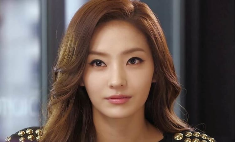 Han Chae Young - Artis-artis Korea Ini Memang Memiliki Wajah Tercantik Tanpa Oplas