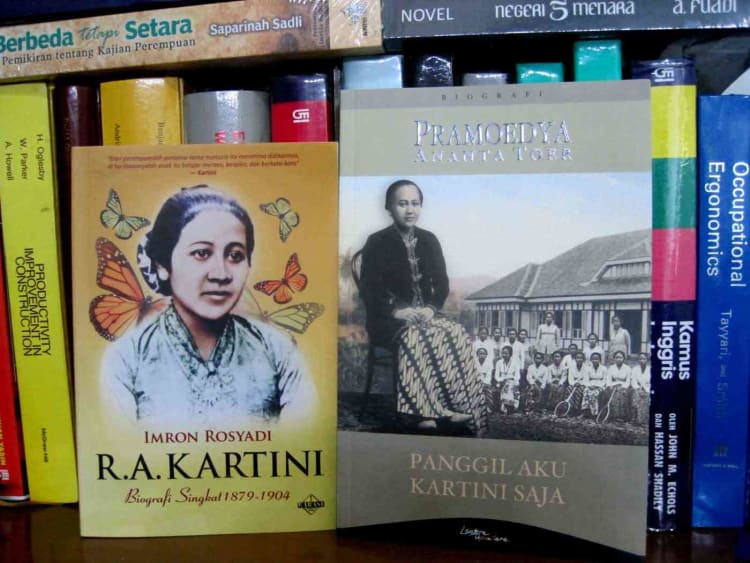 buku buku tentang kartini - Surat R.A Kartini hingga terbitnya buku Habis Gelap Terbitlah Terang