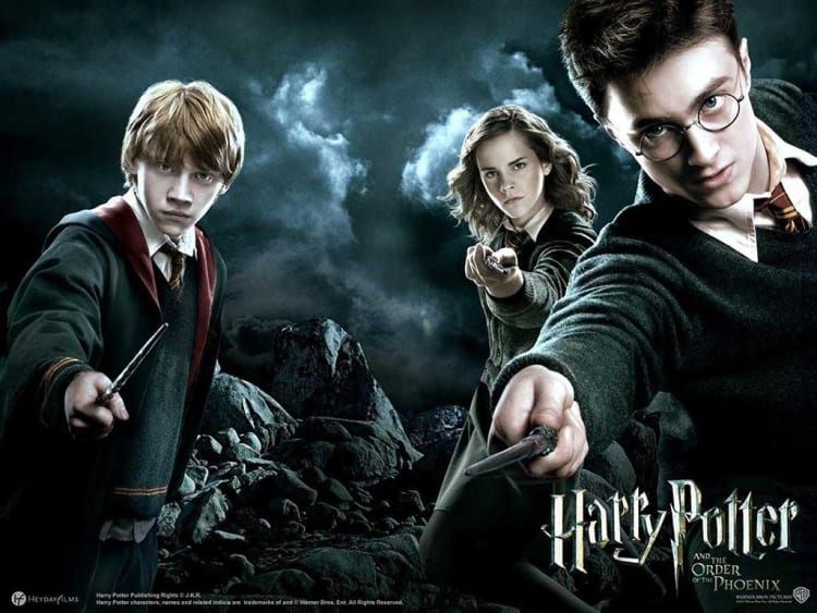 Jangan ngaku penggemar Harry Potter jika kalian gak menyadari hal-hal unik dan janggal ini ada di dalam film Harry Potter